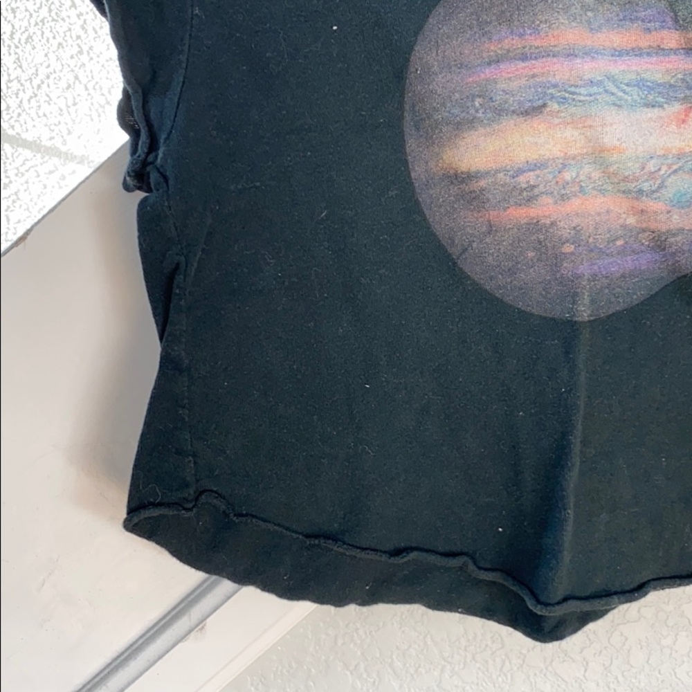 Cropped Planet Tee - Picture 2 of 2